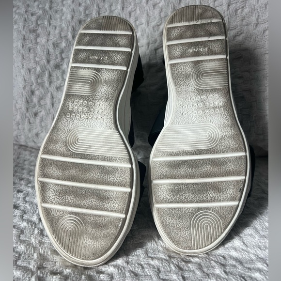 Dr. Scholl's Black and White Women's Time Off Fun Sandals - Picture 4 of 6